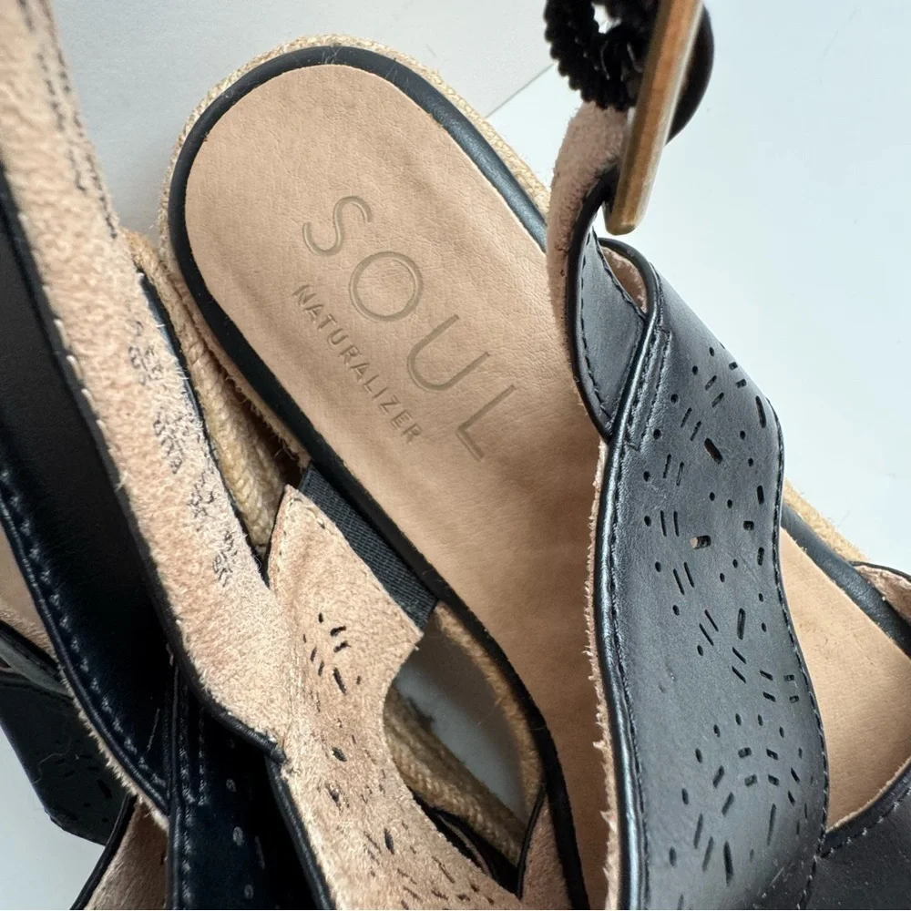 SOUL Naturalizer Ocean  Black and Tan Wedge Sandals
